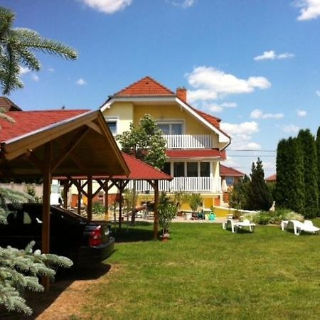 Gyoergyi Haus Hotel Bük Екстериор снимка