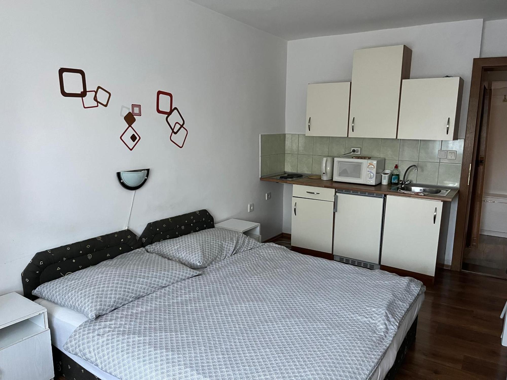 Gyoergyi Haus Hotel Bük Екстериор снимка
