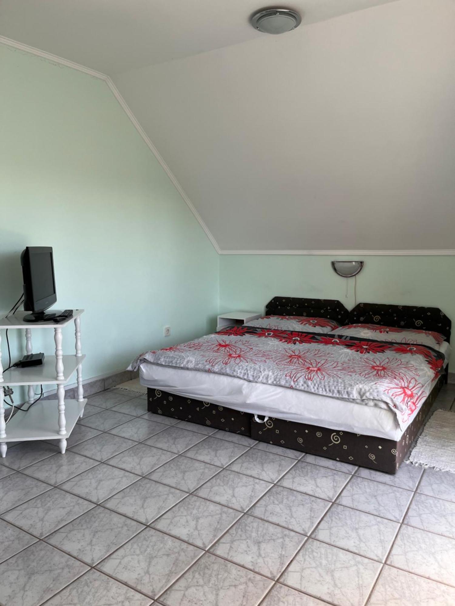 Gyoergyi Haus Hotel Bük Екстериор снимка