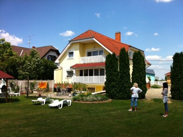 Gyoergyi Haus Hotel Bük Екстериор снимка