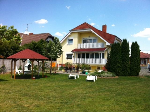 Gyoergyi Haus Hotel Bük Екстериор снимка